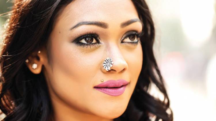 নাকফুল কথন
