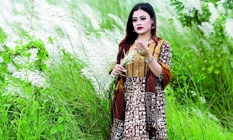 পোশাকে প্রাকৃতিক রঙের জনপ্রিয়তা বাড়ছে