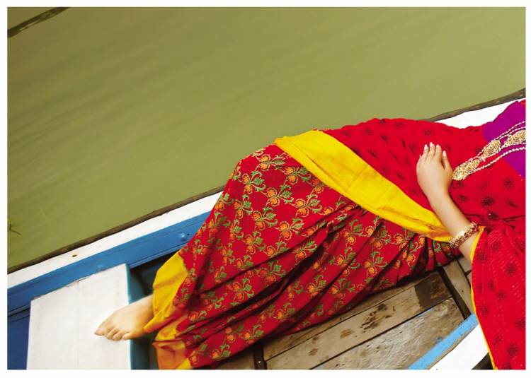 পূজার কেনাকাটায় শাড়ি