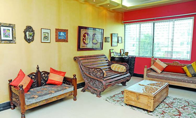 ইন্টেরিয়র- পুরনো আসবাব কে নতুন করে সাজানো