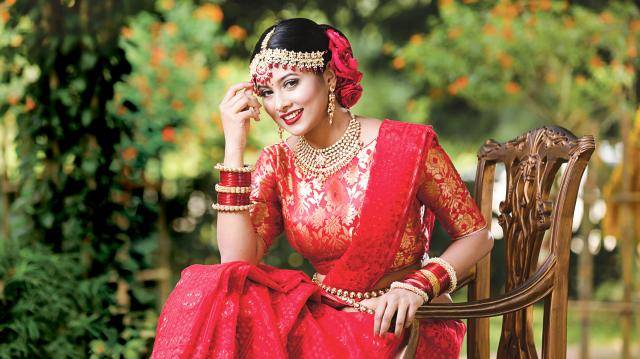 কনের শাড়ীর ব্লাউজে বৈচিত্র্য