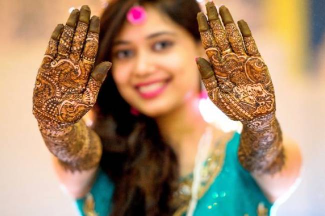 বিয়ের কনের প্রস্তুতি