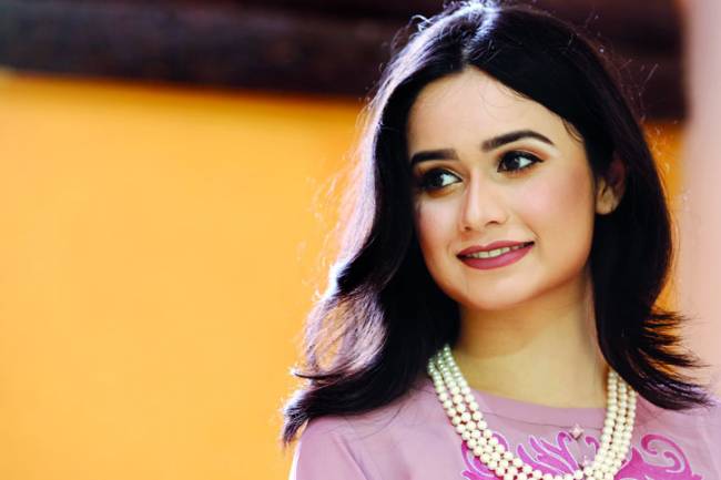 ঈদ পোশাকের সাথে গয়না